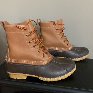 L.L. Bean Bean boots duck boots 8 inch tall outdoor rain size 9 EUC